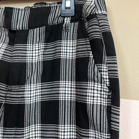 Plaid pants from hot topic size XS - Picture 2 of 4